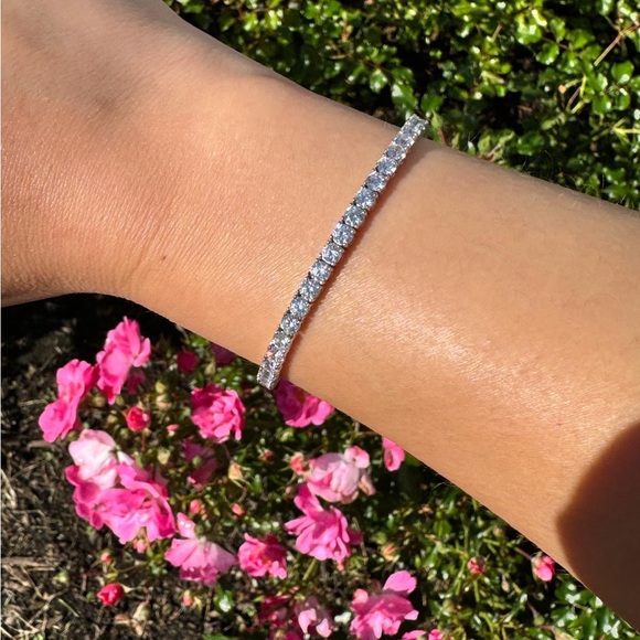 Tennis Bracelet in 3mm 14K white gold plated. BRAND NEW - Picture 1 of 3